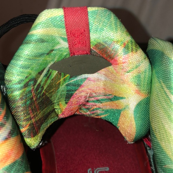 LEBRON 11 "KINGS PRIDE" - Picture 8 of 8